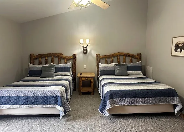 Spacious Luxury Retreat With Jetted Tub, Fireplaces, Balconies, And Smart Tv In North Utica, Illinois * Utica