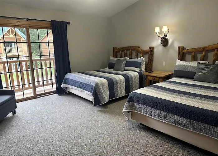 Spacious Luxury Retreat With Jetted Tub, Fireplaces, Balconies, And Smart Tv In North Utica, Illinois Holiday home Utica